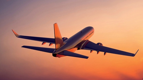 Panică la bordul unui avion care zbura spre Jakarta! Peste 30 de persoane au fost rănite din cauza turbulenţelor