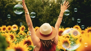Horoscop săptămânal 18 – 24 iulie 2022. Racii intră într-o perioadă profitabilă financiar