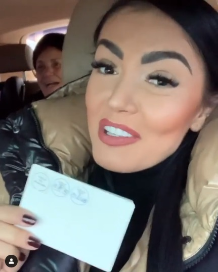 Cum s-a filmat Andreea Mantea în ziua alegerilor prezidențiale, după ce în primul tur a mers cu iubitul misterios