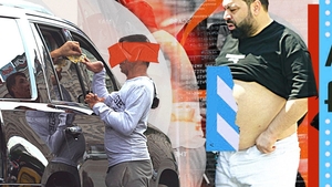 Florin Salam și-a arătat ”pătrățelele” în inima Bucureștiului