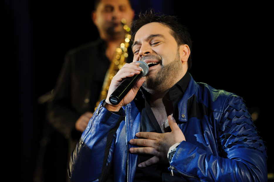 Deși fiica lui a născut de două zile, Florin Salam nu și-a văzut încă nepotul!