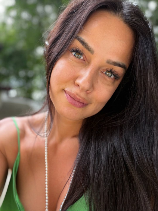 Andreea Raicu a apărut cu un ochi bandajat! Ce a pățit vedeta: „E ceva îngrozitor. E al naibii de dureros”