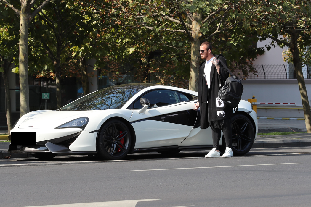 Alibec și McLaren-ul său legendar (Foto: CANCAN.RO)