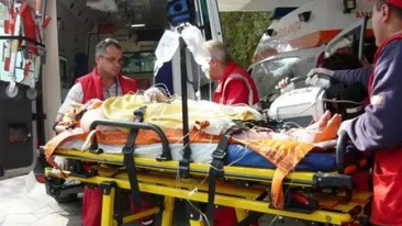 O tânără de 25 de ani a fost înjunghiată într-un club din Mamaia!