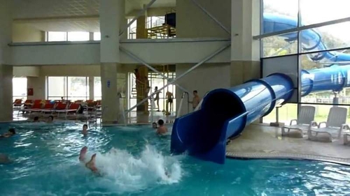 Băiatul de 6 ani care s-a înecat într-un ștrand din Deva a murit