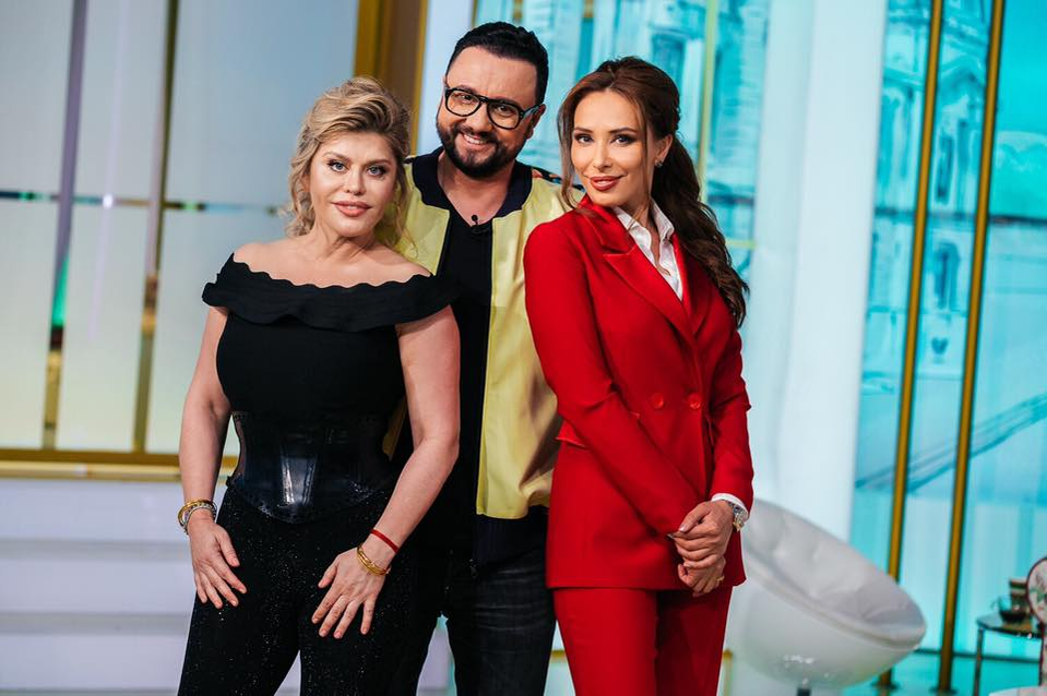 Iulia Vântur, schimbare de look radicală. A renunțat la blond și s-a tatuat: “Brunetă, cu părul scurt și tatuaje”