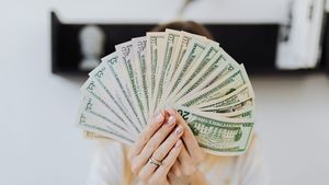 Afacere bizară care i-a adus o avere unei familii! Câștigă lejer 20.000 de dolari pe lună pentru 5 ore de muncă pe zi