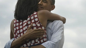 Liniştit alături de Michelle! Prima fotografie cu Barack Obama după ce a câştigat alegerile!