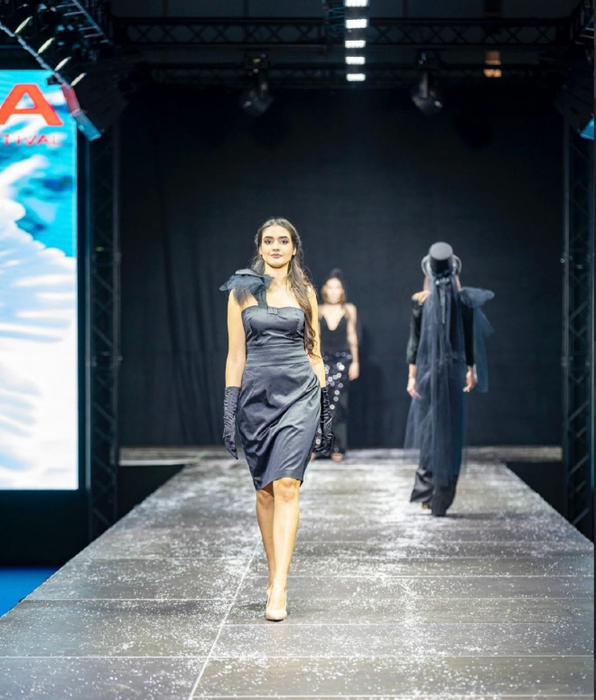 Colecția Black Opulence prezentată în cadrul evenimentului Pasarela