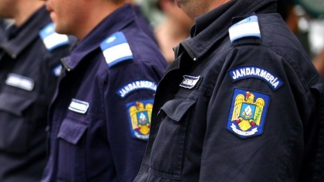 Jandarmii din Galați, amenințați cu moartea și atacați cu ranga în timpul intervențiilor