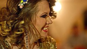 Nimeni nu o credea in stare! Oana Lis, GOALA in semn de PROTEST! Prietenii sunt socati!