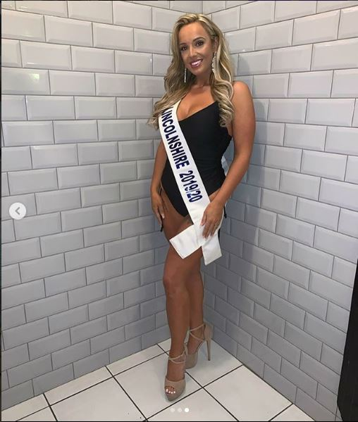 Transformarea uluitoare a unei blonde voluptuoase! A fost părăsită de iubit pentru că era grasă, avea 108 kg, iar acum a ajuns Miss Marea Britanie