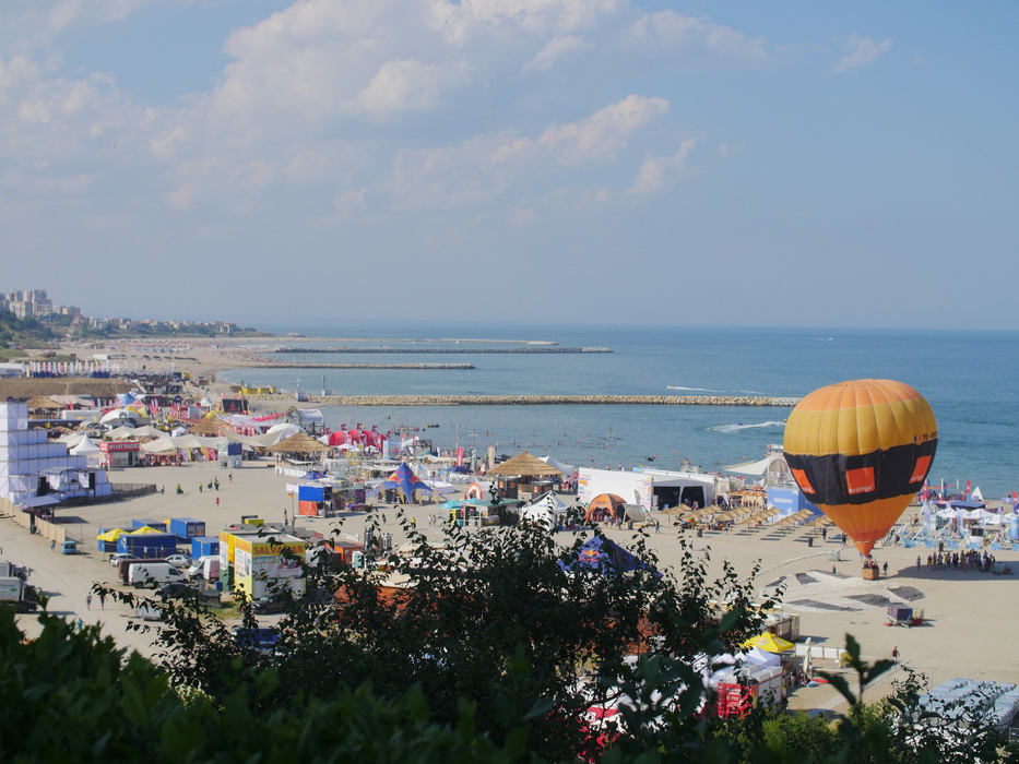 CANCAN.ro transmite cele mai tari momente. IMAGINI LIVE. Zeci de mii de oameni la NEVERSEA, cel mai mare festival de pe litoral
