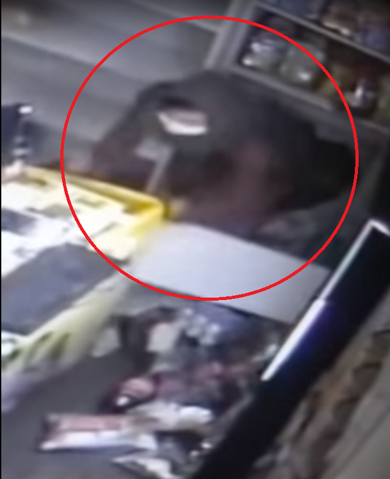 Cum a reușit un hoț din Bistrița să jefuiască un magazin. Polițiștii s-au amuzat pe cinste