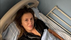 Emily Burghelea a chemat preotul acasă! Vedeta, soțul și mătușa ei au ajuns de urgență la spital: ”Rău de tot!”