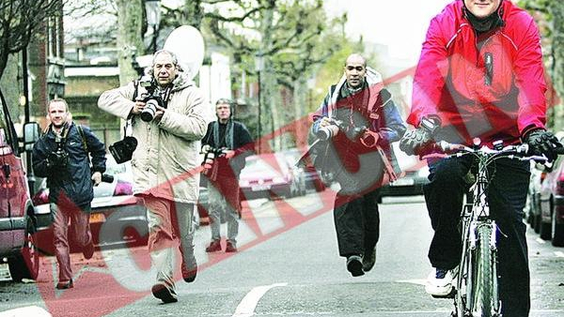 Liderul opozitiei britanice, prins pe "rosu"