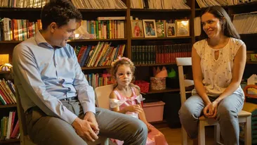 Povestea neromanțată a relației dintre Mirabela și Nicușor Dan: „M-a învățat iubirea necondiționată”