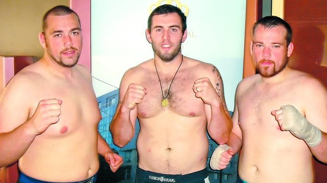 Huliganii din Liverpool invadeaza Lokal Kombat
