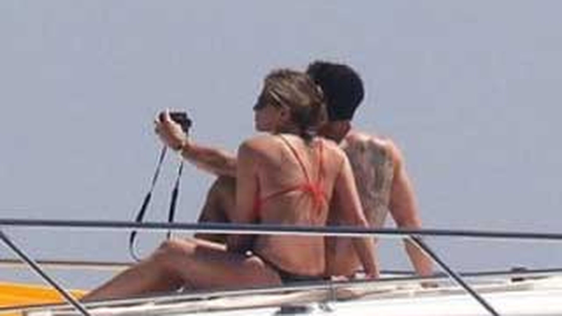 Jennifer Aniston se relaxeaza cu iubitul la Capri