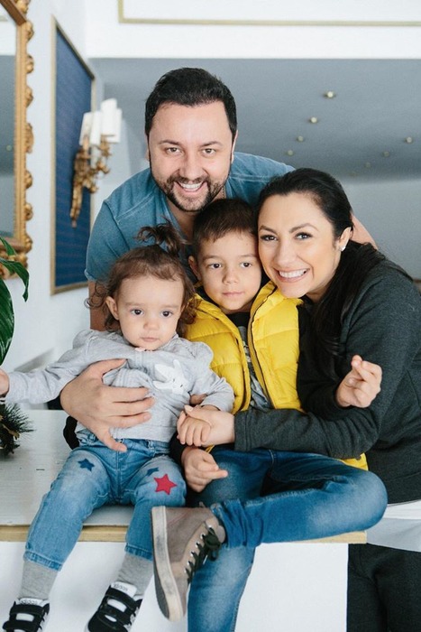 Andra este în culmea fericirii şi a ţinut să împărtăşească vestea teribil de bună şi prietenilor ei.