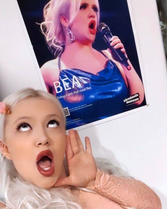 Mulți o știu pe Greta, dar pe sora ei artistă ba! Bea Ernman a renunțat la numele Thunberg și a dat dovadă de insensibilitate