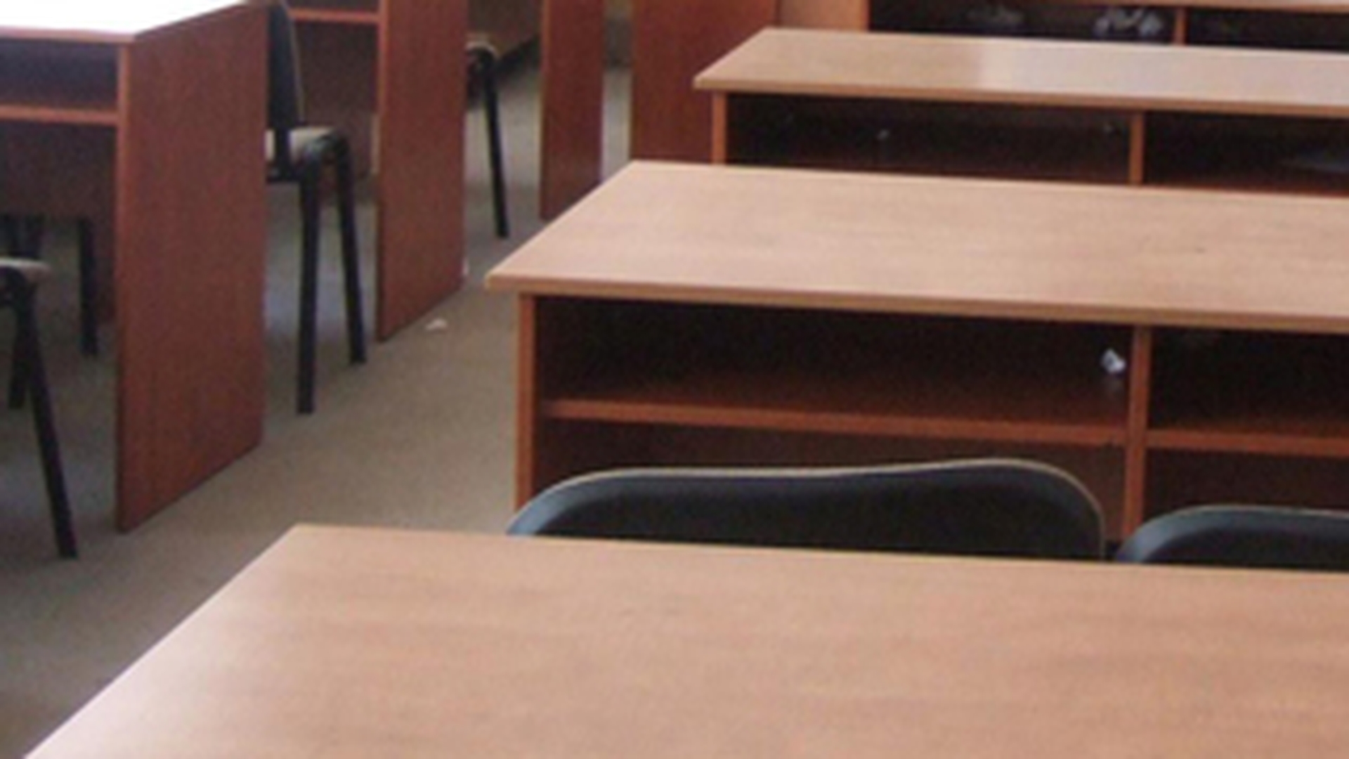 O educatoare din Botosani nu stie sa scrie! Uite aici ce gafe a putut face intr-o nota explicativa