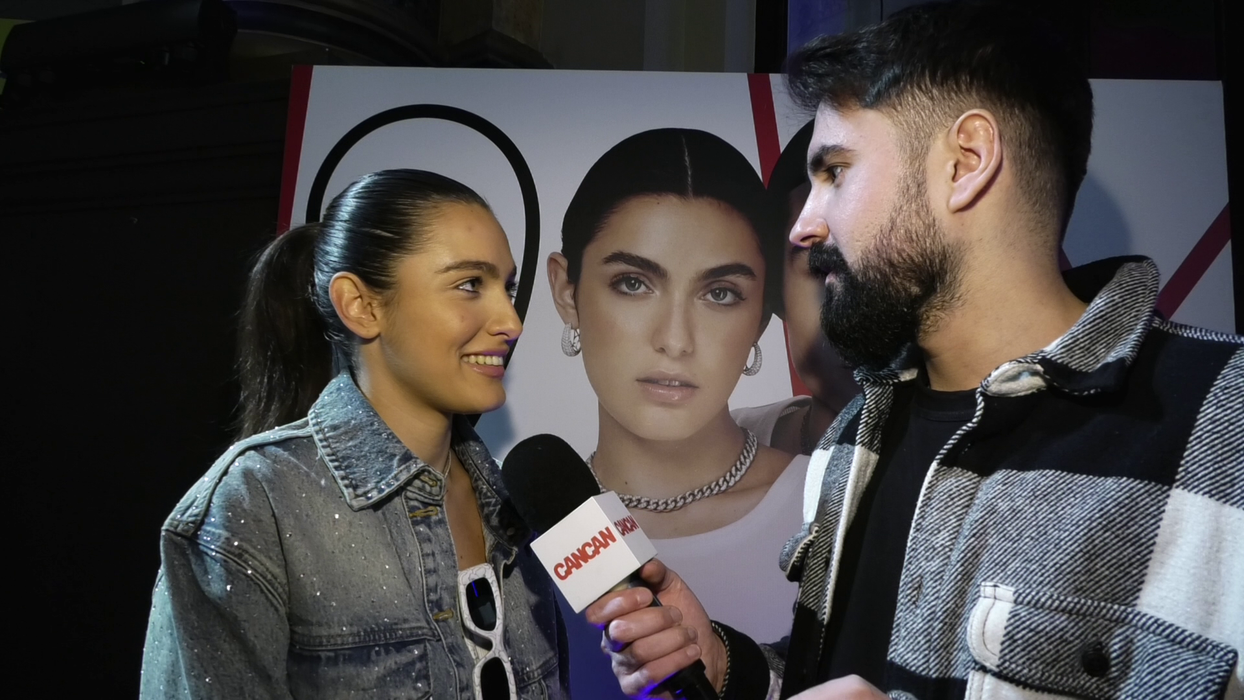 Alexia Eram: "M-aș face cu cinci centrimetri mai înaltă, dacă s-ar putea!" (Foto: captură video)
