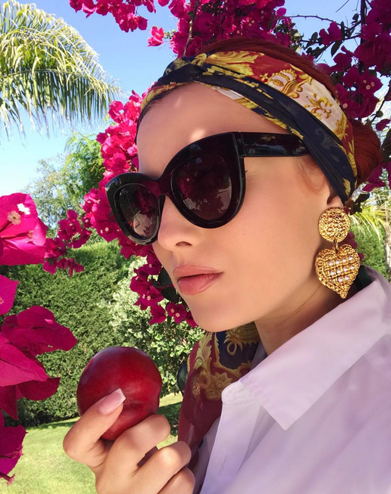 Elena Gheorghe le-a arătat tuturor că a avut pofte de graviduţă şi a mâncat peste 100 de nectarine