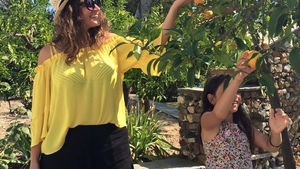 IOANA GINGHINĂ s-a pozat în costum de baie, iar fanii observat un lucru: ‘’Îţi ascunzi burtica?’’ Ce răspuns a dat actriţa