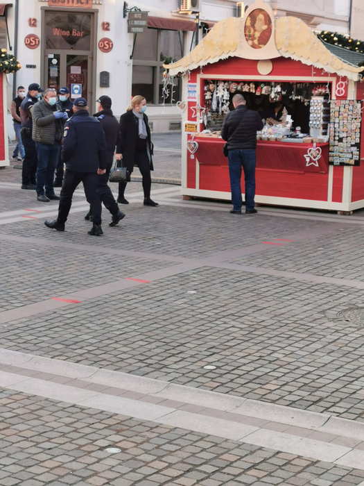 Târgul de Crăciun din Craiova a fost închis de DSV, la nicio oră de la deschidere