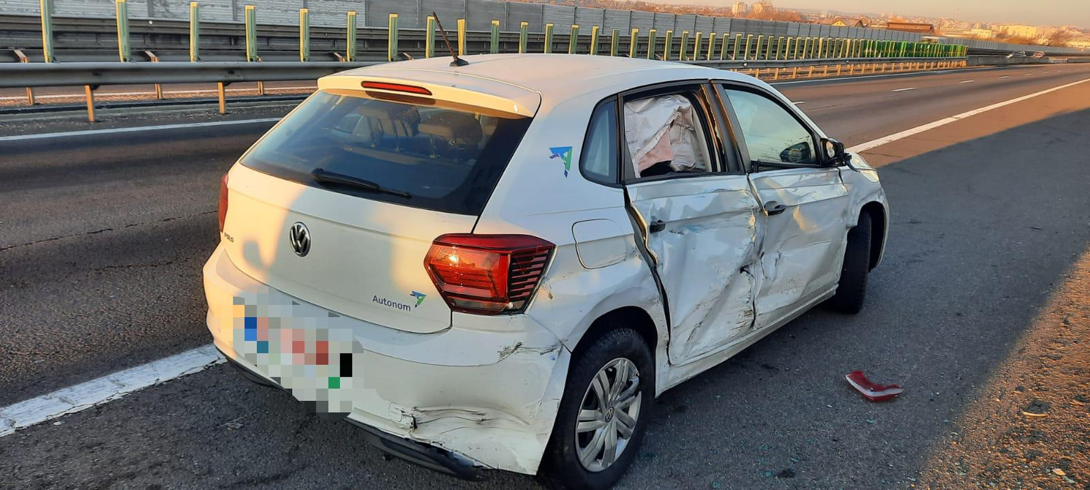 Accident în lanț pe Autostrada București-Pitești. Zece mașini implicate și șase persoane rănite. 