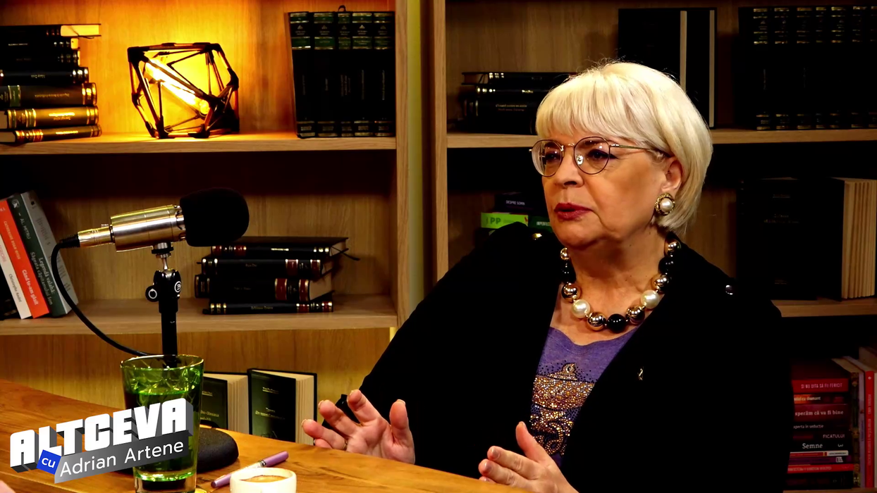 Irina Margareta Nistor este invitata directorului editorial al Grupului Gândul, în podcastul "Altceva", difuzat astăzi, de la ora 19:00 pe canalul de YouTube "Altceva cu Adrian Artene"(Foto: captură video)