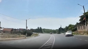 Haos pe șoselele din România! Momentul în care o tragedie este evitată la secundă