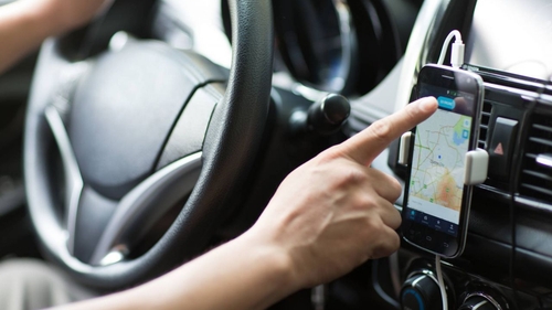 O elevă de 17 ani din București a reclamat un șofer Uber pentru că a hărțuit-o sexual! Polițiștii nu au vrut să înregistreze cererea. Care e motivul