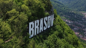 Taxă pentru turiștii care vizitează Brașovul! Cât vor trebui să scoată din buzunar cei care își petrec vacanța la munte