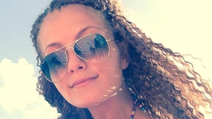 E hotarata sa tina vara in loc! Cum s-a fotografiat Sylvia de a reusit sa isi innebuneasca toti fanii