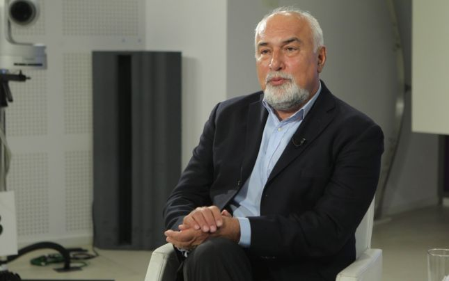 Varujan Vosganian se destăinuie în podcastul "ALTCEVA cu Adrian Artene" (Foto: Arhivă)