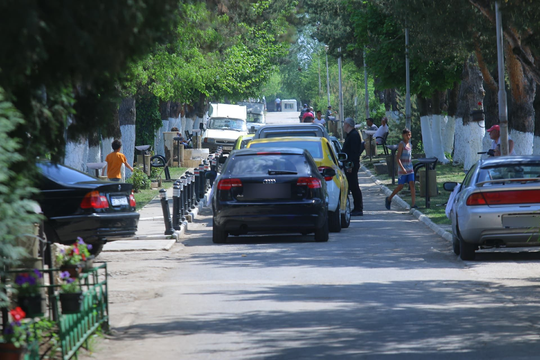 Primele imagini de la înmormântarea băiatului lui Nelu Ploieșteanu! Mihăiță, condus pe ultimul drum de familia îndurerată