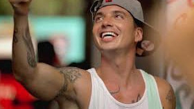 Simona Trasca, Raluca Dumitru si Anelise Tania ii fac show la piscina lui J Balvin, columbianul care canta celebra "Tranquila"!