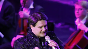 Vi-l amintiti pe Fuego la inceputul carierei? Canta latino, statea in gazda si le dadea flori vanzatoarelor la piata!