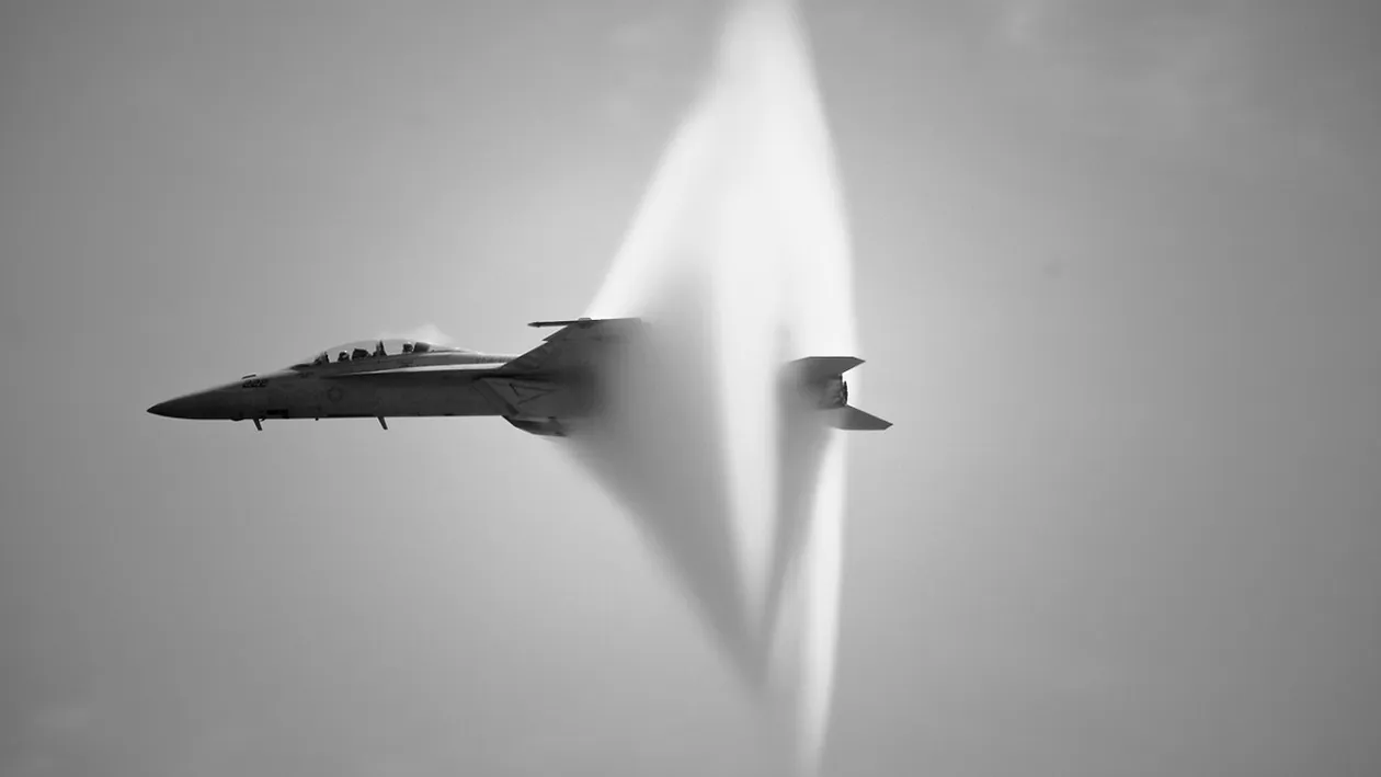 Momente de panică în Constanța! Un boom sonic a băgat teroare în cetățeni, care au sunat de urgență la 112