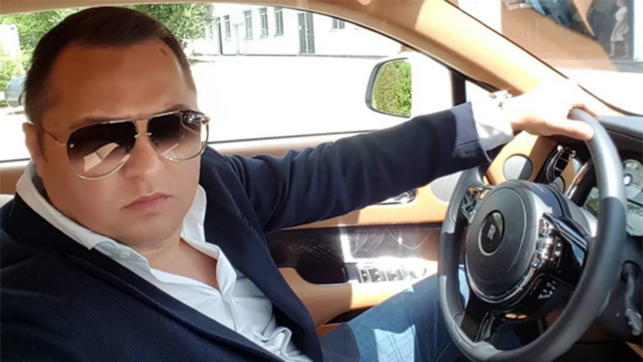 EXCLUSIV ACUM... Şi-a parcat ROLLS-ul pe loc de handicapaţi la Mall Băneasa!