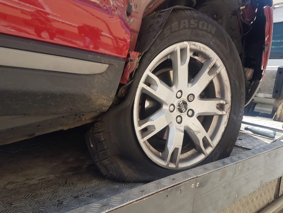 Bolidul de lux al Margheritei de la Clejani a fost transportat la ”Accidente ușoare”