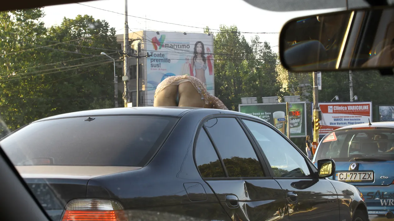 Show senzational in fata obiectivului paparazzilor CANCAN.ro! Vedetele s-au dat in spectacol si in 2012. Imagini de colectie!