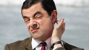 Toată lumea îl cunoaşte ca şi “Mr. Bean“, însă puţini ştiu povestea eforturilor din spatele personajului! De ce nu vorbeşte Rowan Atkinson în celebrul serial