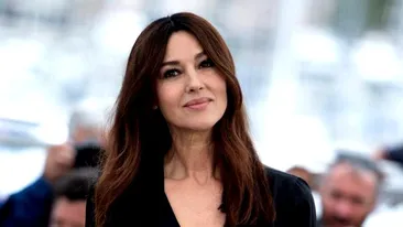 Monica Bellucci lansează coafura anului 2020. A renunțat la podoaba capilară