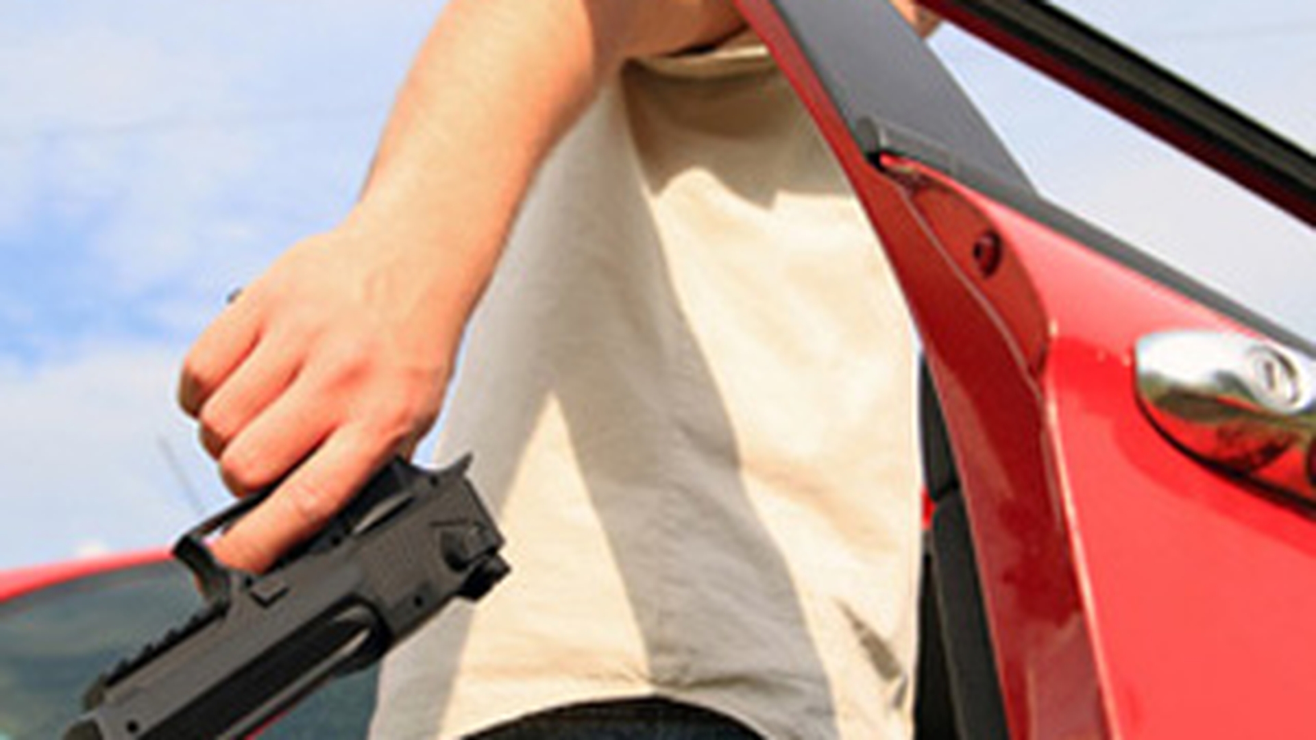 Vestul salbatic sau Craiova? Au descalecat de pe Dacii si au tras cu pistoalele!