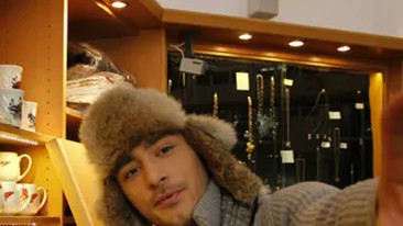 Atentie, fetelor! Cel mai ravnit burlac si-a intregit colectia de poze de pe net! Vezi poze cu Vladimir Draghia din Viena!