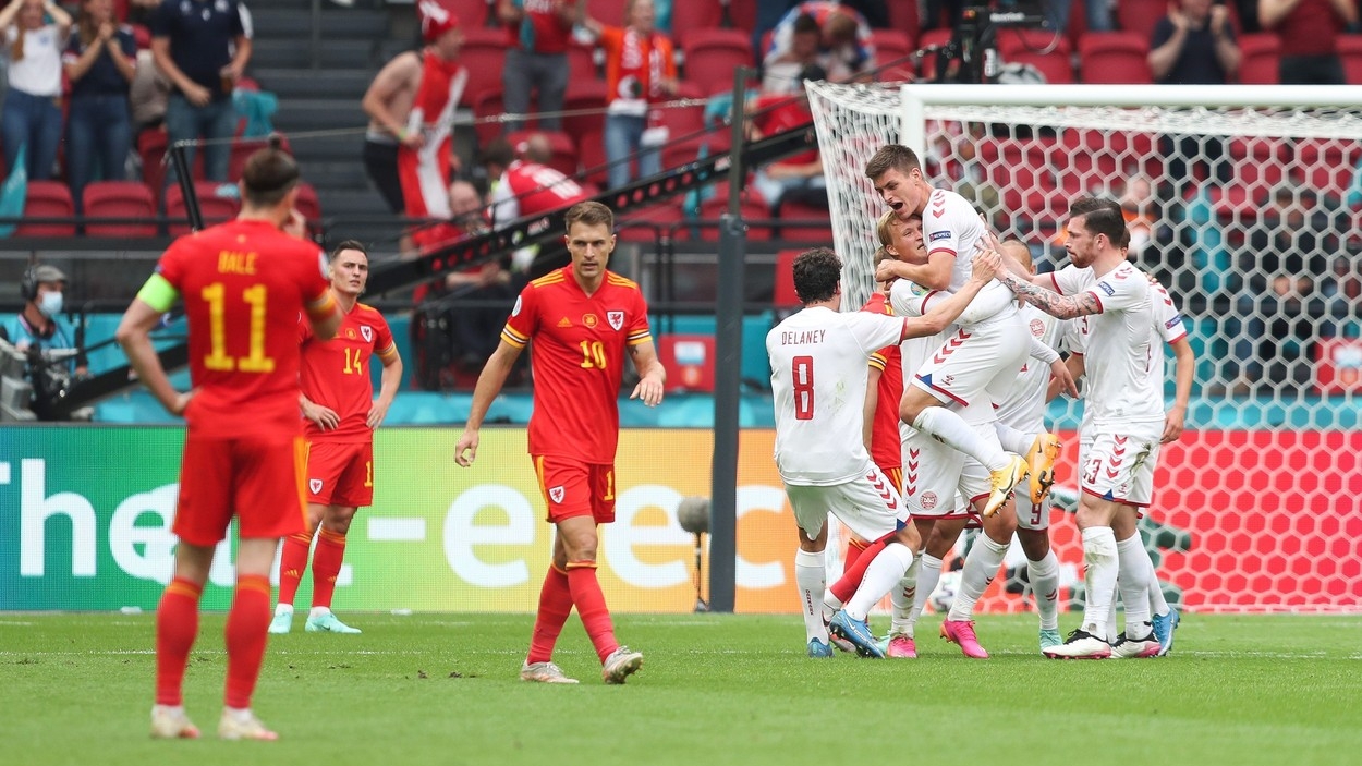Danemarca zdrobește Țara Galilor și merge în sferturi la EURO 2020!