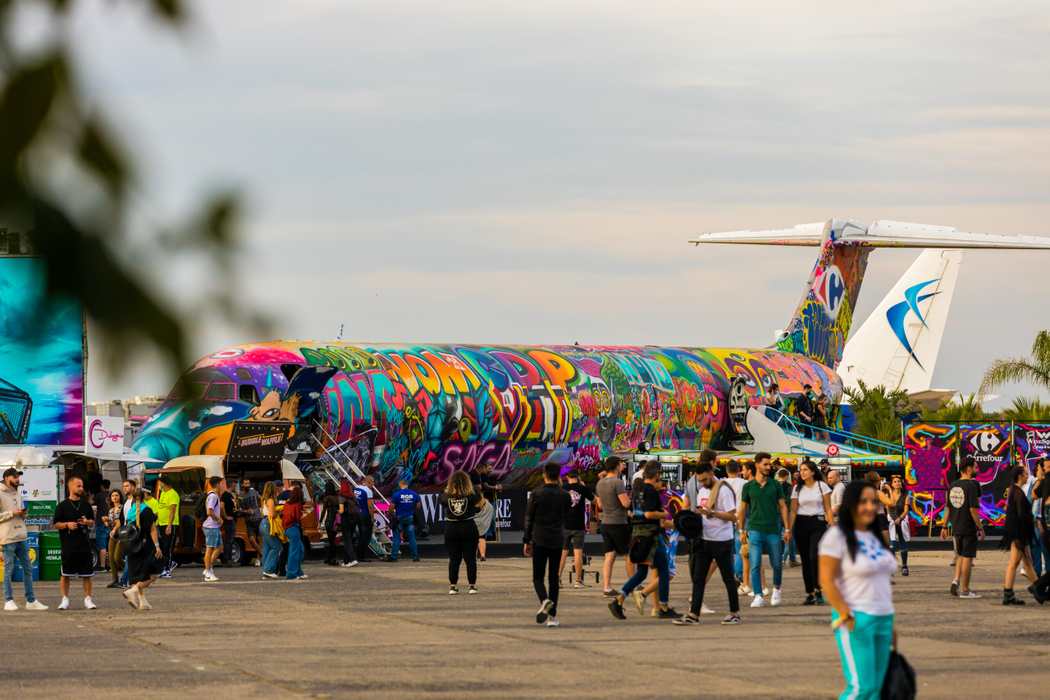 Avionul își va duce pasagerii curioși către destinații necunoscute